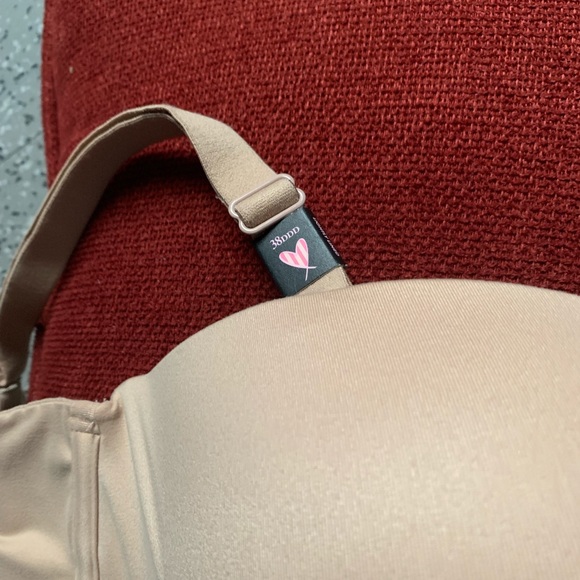 🔴SOLD🔴VS Bra Bundle 38DDD - Picture 2 of 8